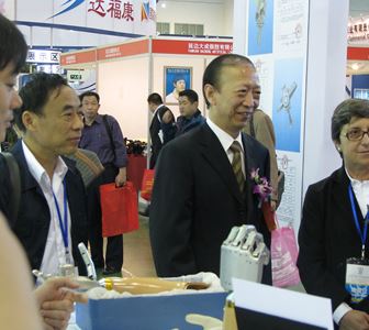 中國(guó)康復(fù)器具協(xié)會(huì)副會(huì)長(zhǎng)卞衛(wèi)國(guó)